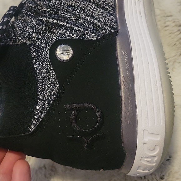 Nike KD11 Flyknit Basketball Shoes - Picture 5 of 15